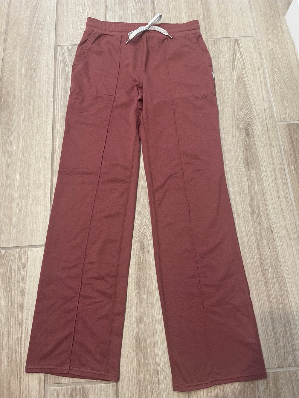 Vuori Halo Essential Wide Leg MR Performance Pants Sz XS Rust VW425